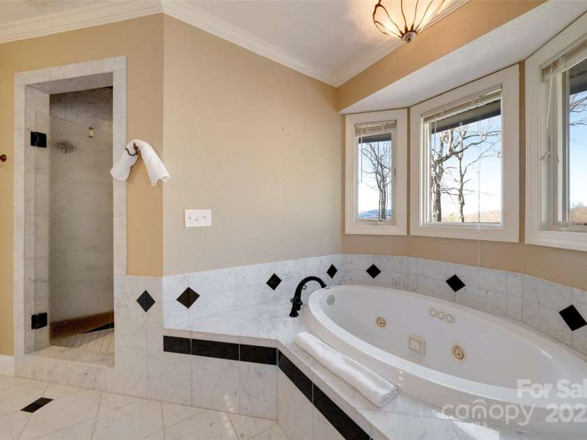 300 Roberts Drive, Hendersonville, NC 28739.  MLS# CAR4320767, YatesRealty ID 13407. 