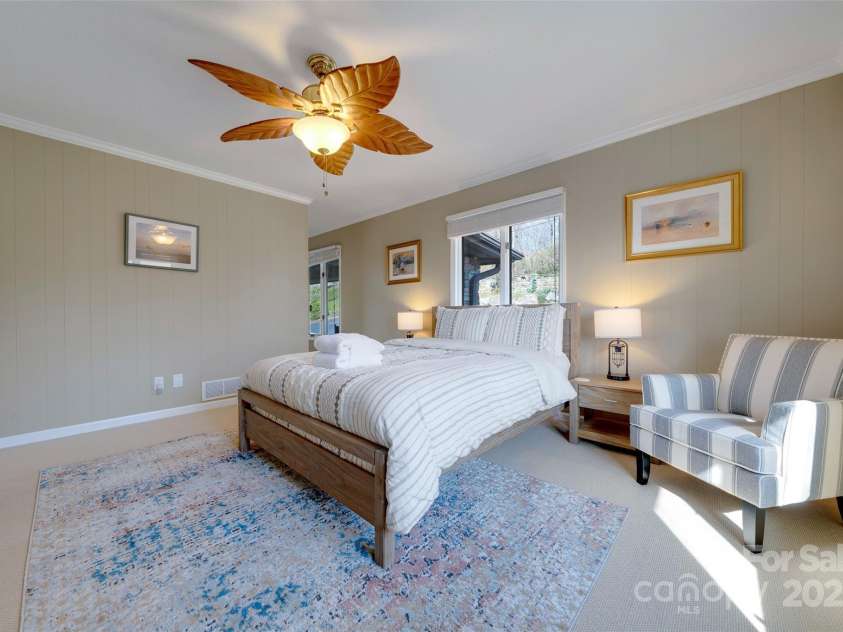 300 Roberts Drive, Hendersonville, NC 28739.  MLS# CAR4320767, YatesRealty ID 13407. 