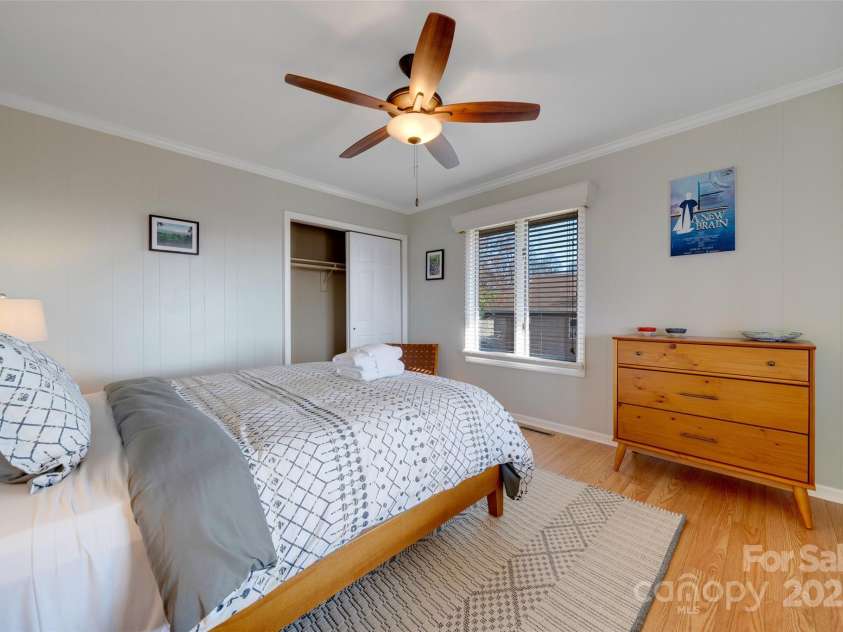 300 Roberts Drive, Hendersonville, NC 28739.  MLS# CAR4320767, YatesRealty ID 13407. 