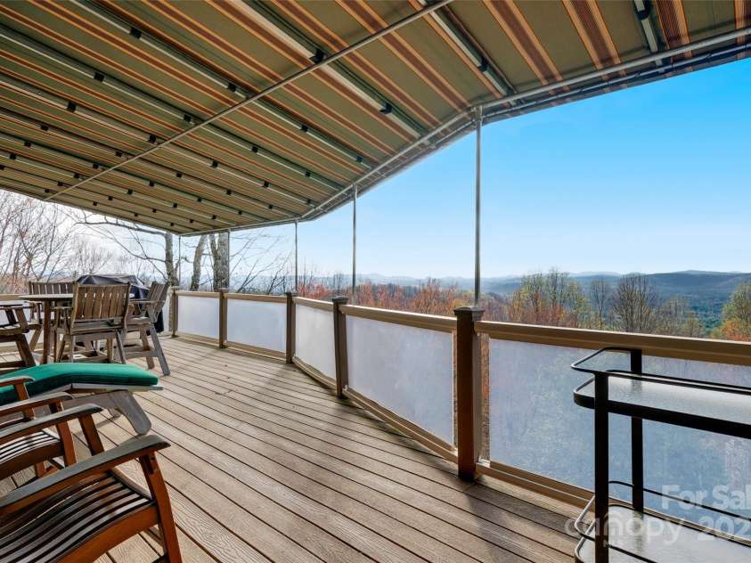 300 Roberts Drive, Hendersonville, NC 28739.  MLS# CAR4320767, YatesRealty ID 13407. 