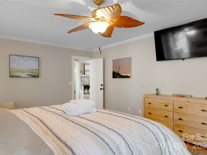 300 Roberts Drive, Hendersonville, NC 28739.  MLS# CAR4320767, YatesRealty ID 13407. Primary