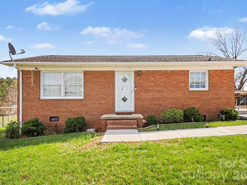 6408 River Bend Road, Concord, NC 28025.  MLS# CAR4359984, YatesRealty ID 13407. 