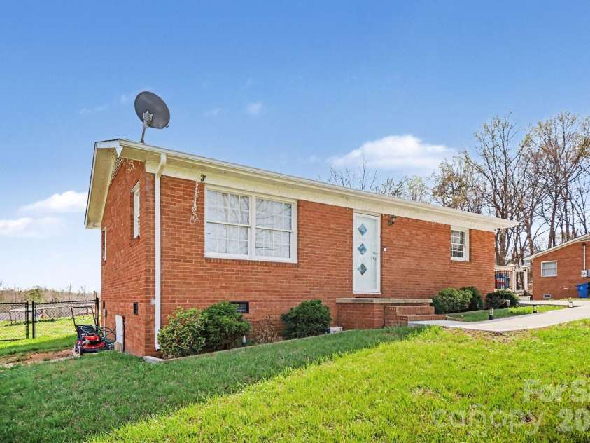 6408 River Bend Road, Concord, NC 28025.  MLS# CAR4359984, YatesRealty ID 13407. 