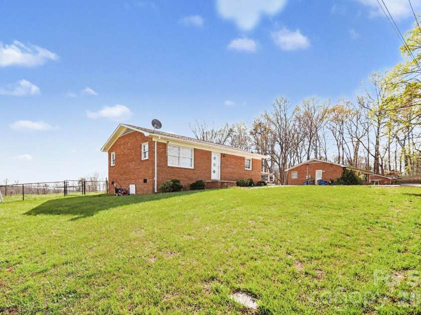 6408 River Bend Road, Concord, NC 28025.  MLS# CAR4359984, YatesRealty ID 13407. 