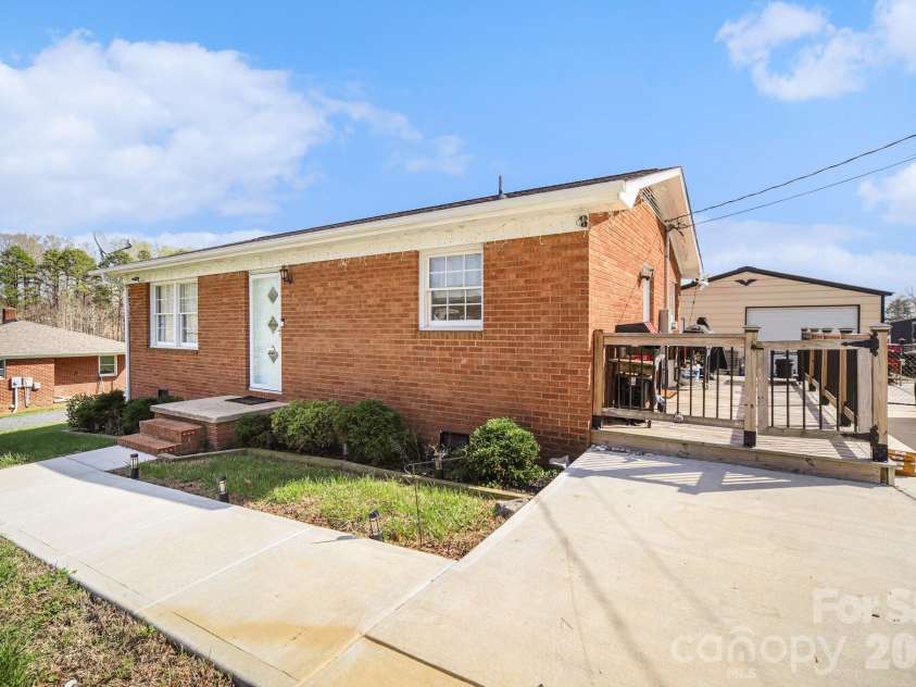 6408 River Bend Road, Concord, NC 28025.  MLS# CAR4359984, YatesRealty ID 13407. 