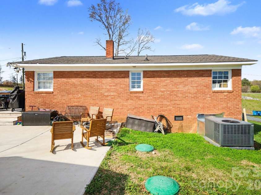 6408 River Bend Road, Concord, NC 28025.  MLS# CAR4359984, YatesRealty ID 13407. 
