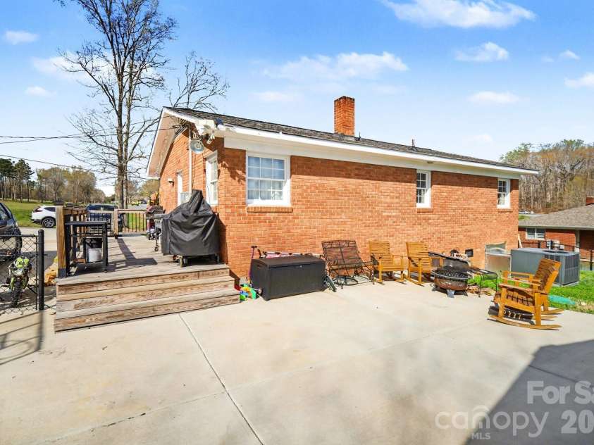 6408 River Bend Road, Concord, NC 28025.  MLS# CAR4359984, YatesRealty ID 13407. 