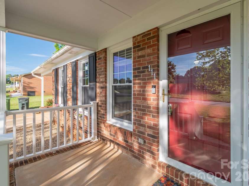 111 Southglenn Drive, Shelby, NC 28152.  MLS# CAR4369764, YatesRealty ID 13409. 