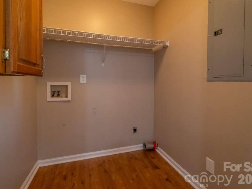 111 Southglenn Drive, Shelby, NC 28152.  MLS# CAR4369764, YatesRealty ID 13409. 