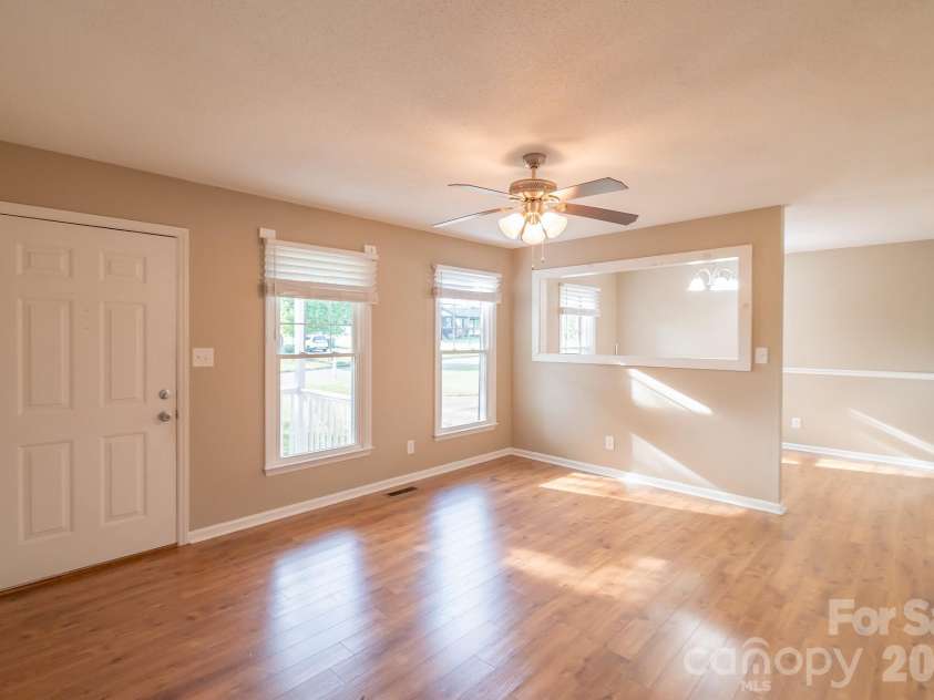111 Southglenn Drive, Shelby, NC 28152.  MLS# CAR4369764, YatesRealty ID 13409. 