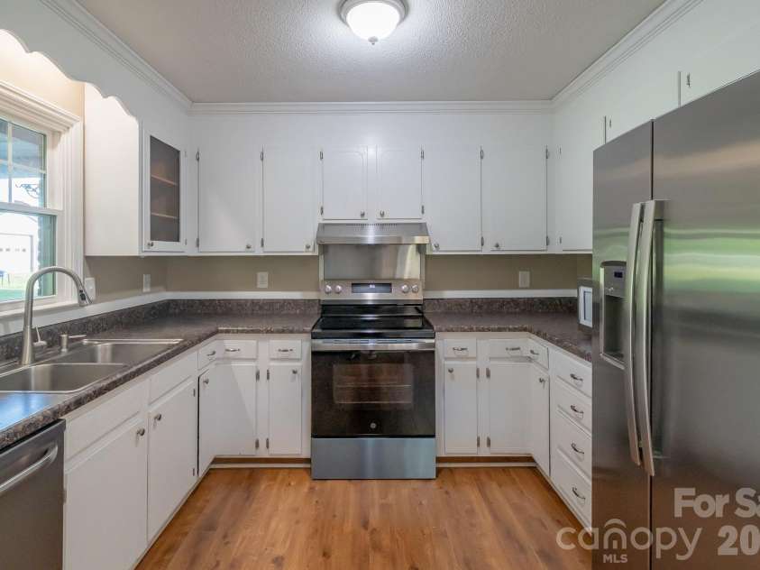 111 Southglenn Drive, Shelby, NC 28152.  MLS# CAR4369764, YatesRealty ID 13409. 