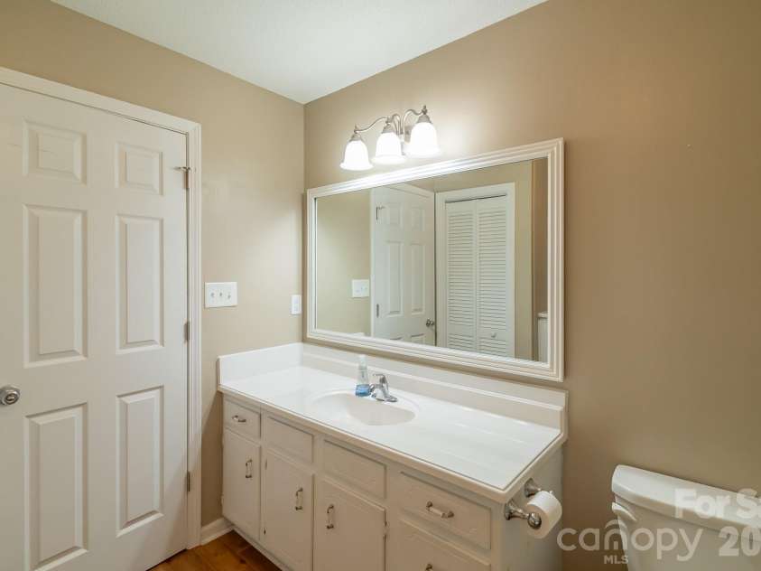 111 Southglenn Drive, Shelby, NC 28152.  MLS# CAR4369764, YatesRealty ID 13409. 