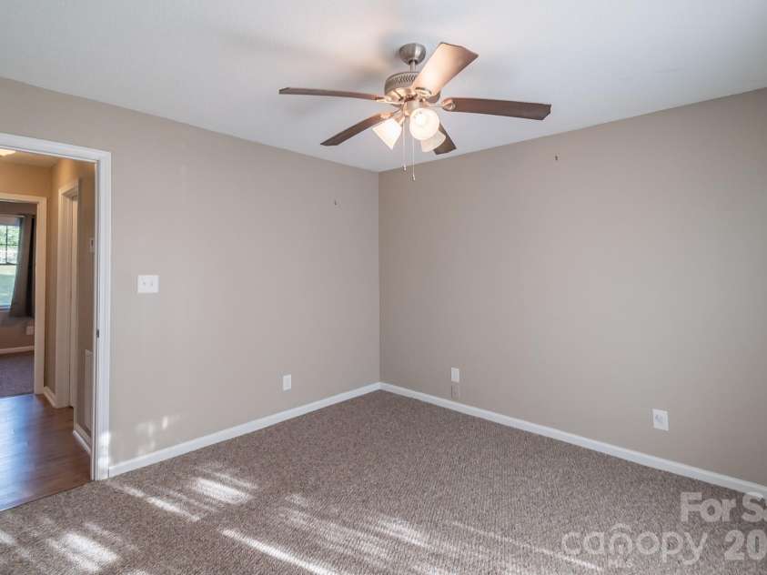 111 Southglenn Drive, Shelby, NC 28152.  MLS# CAR4369764, YatesRealty ID 13409. 