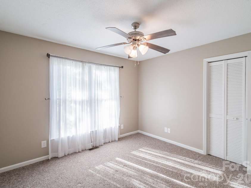 111 Southglenn Drive, Shelby, NC 28152.  MLS# CAR4369764, YatesRealty ID 13409. 