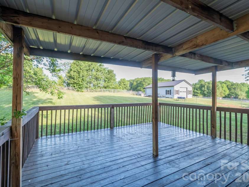 111 Southglenn Drive, Shelby, NC 28152.  MLS# CAR4369764, YatesRealty ID 13409. 