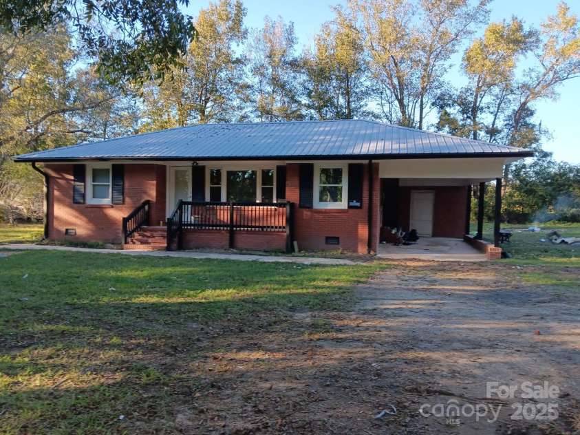 1522 Mary C Road, St Pauls, NC 28384.  MLS# CAR4313378, YatesRealty ID 1341. 
