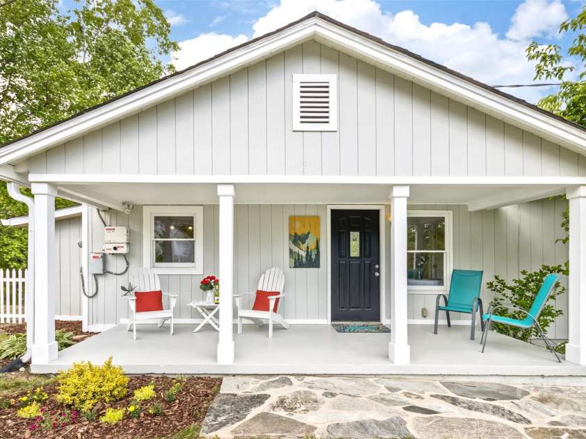 282 Old Toll Circle, Black Mountain, NC 28711.  MLS# CAR4256271, YatesRealty ID 13410. 