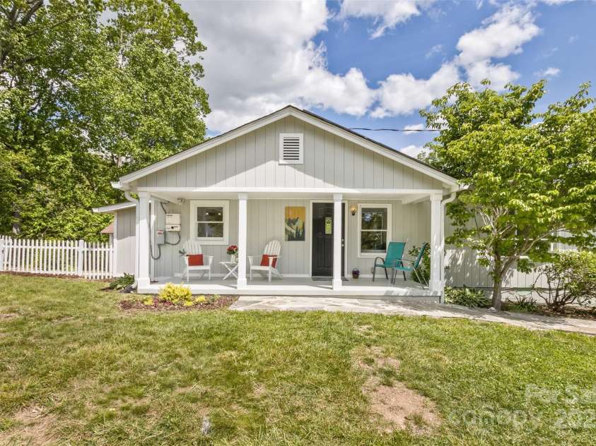 282 Old Toll Circle, Black Mountain, NC 28711.  MLS# CAR4256271, YatesRealty ID 13410. 