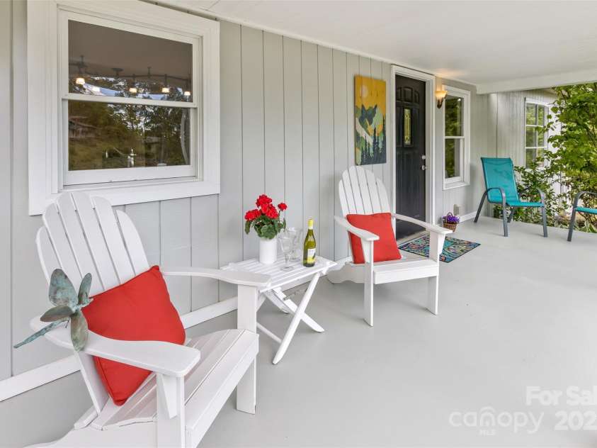 282 Old Toll Circle, Black Mountain, NC 28711.  MLS# CAR4256271, YatesRealty ID 13410. 
