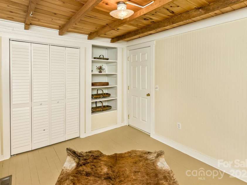282 Old Toll Circle, Black Mountain, NC 28711.  MLS# CAR4256271, YatesRealty ID 13410. 