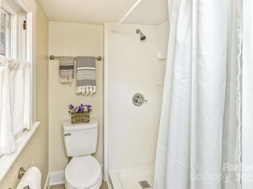 282 Old Toll Circle, Black Mountain, NC 28711.  MLS# CAR4256271, YatesRealty ID 13410. 