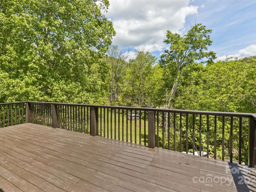 282 Old Toll Circle, Black Mountain, NC 28711.  MLS# CAR4256271, YatesRealty ID 13410. 