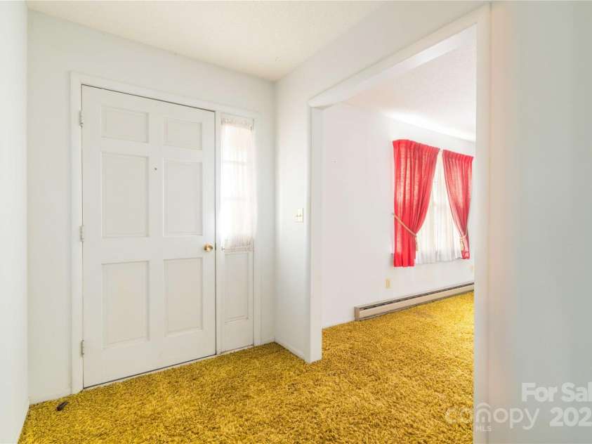 2429 Londonderry Road, Kernersville, NC 27284.  MLS# CAR4246986, YatesRealty ID 13411. 