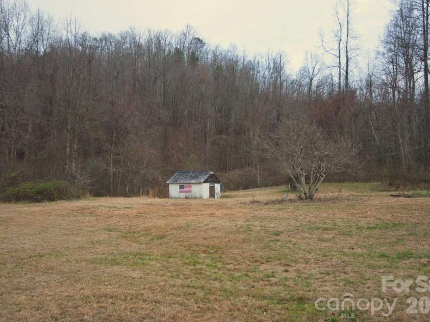 5712 Holbert Cove Road, Saluda, NC 28773.  MLS# CAR4332777, YatesRealty ID 13411. 