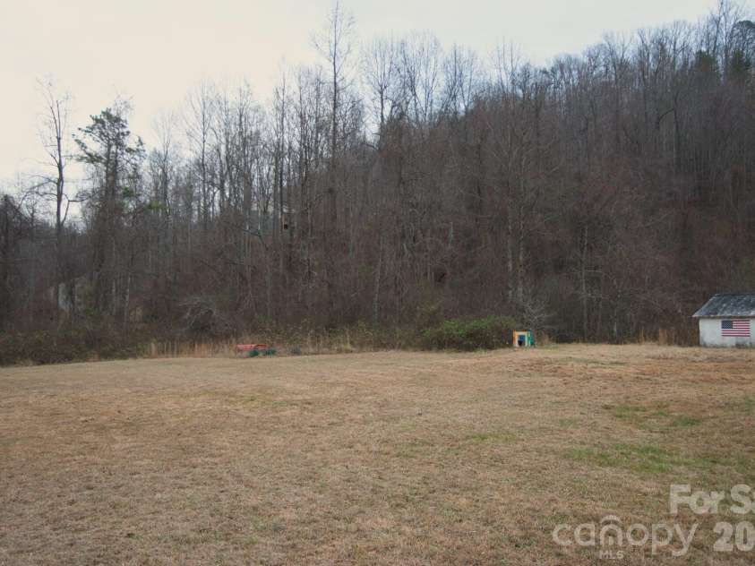 5712 Holbert Cove Road, Saluda, NC 28773.  MLS# CAR4332777, YatesRealty ID 13411. 