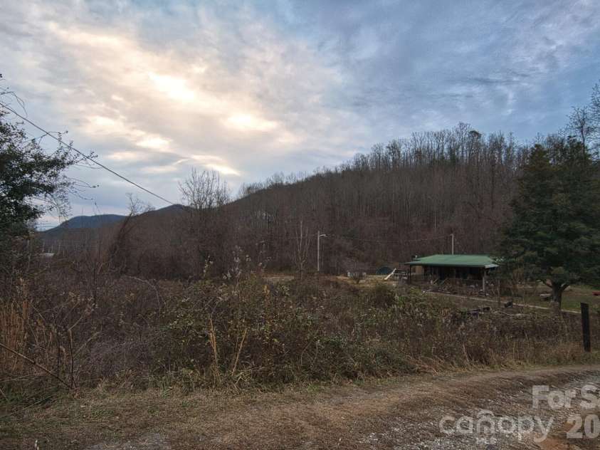 5712 Holbert Cove Road, Saluda, NC 28773.  MLS# CAR4332777, YatesRealty ID 13411. 