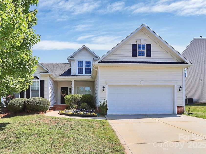 2111 Savoy Place, Fort Mill, SC 29707.  MLS# CAR4251589, YatesRealty ID 13412. Welcome home!