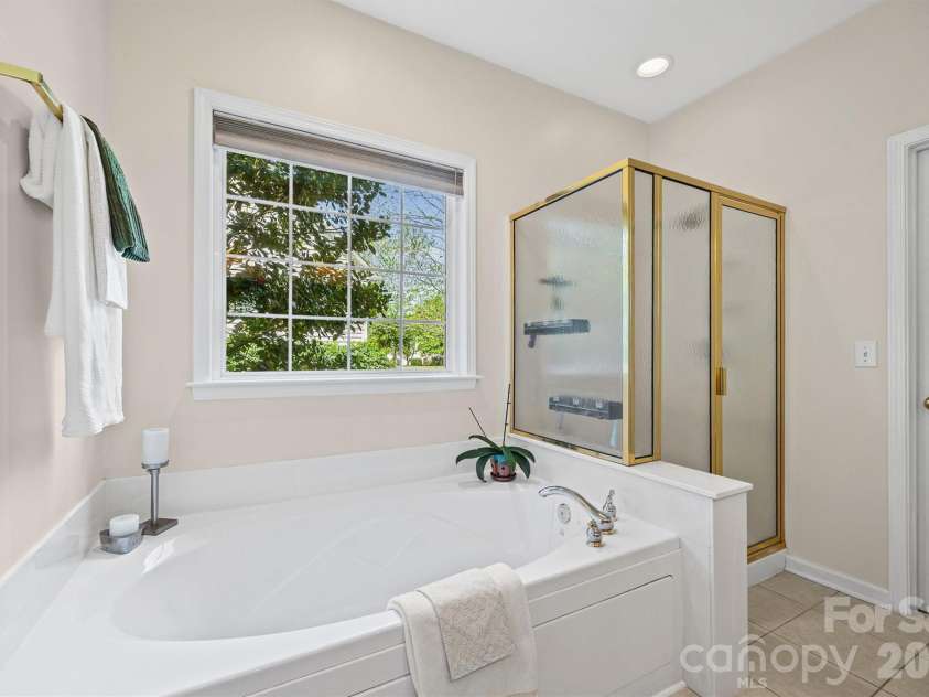 1836 Montague Road, Clover, SC 29710.  MLS# CAR4360574, YatesRealty ID 13414. En suite