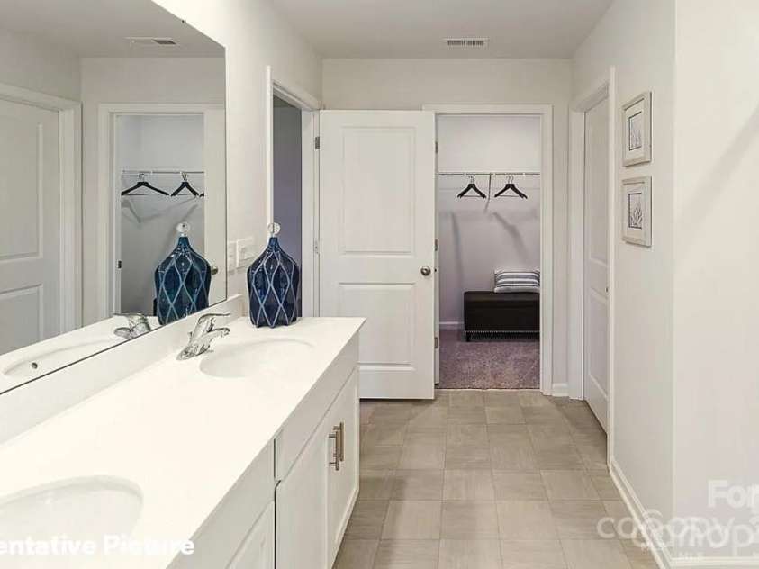 200 Parker Claire Lane, Kings Mountain, NC 28086.  MLS# CAR4237836, YatesRealty ID 13414. 