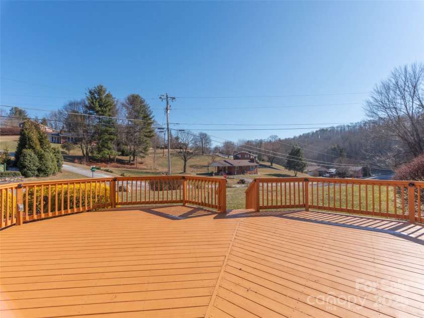 163 Gateway Street, Waynesville, NC 28785.  MLS# CAR4216649, YatesRealty ID 13415. 