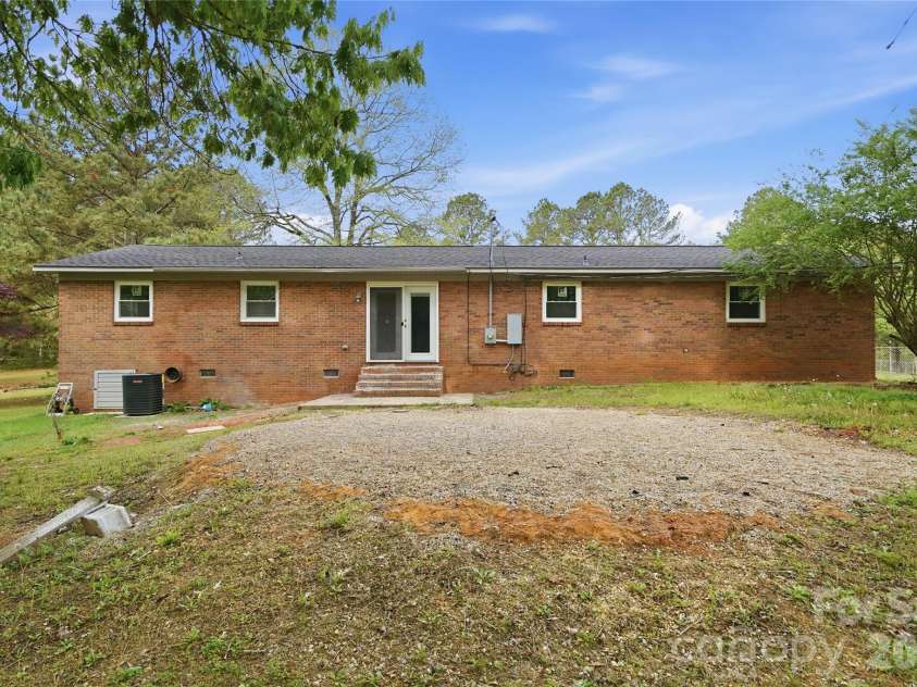 3285 Douglas Way Lane, Lancaster, SC 29720.  MLS# CAR4368040, YatesRealty ID 13415. 