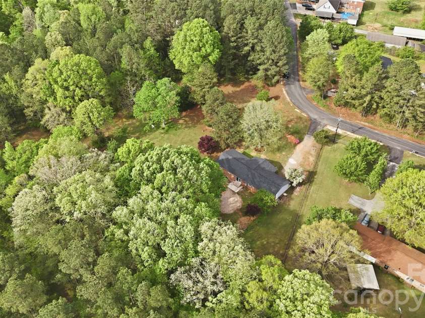 3285 Douglas Way Lane, Lancaster, SC 29720.  MLS# CAR4368040, YatesRealty ID 13415. 