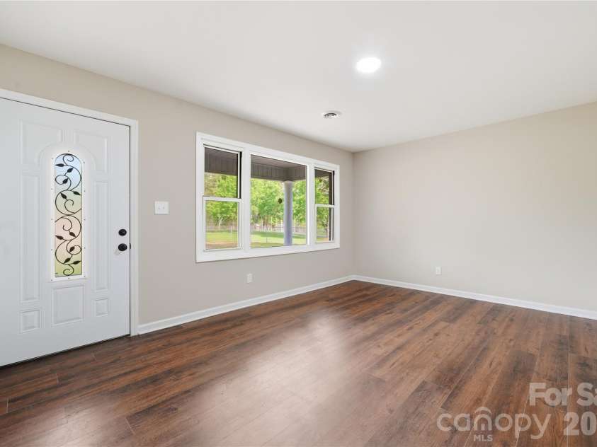 3285 Douglas Way Lane, Lancaster, SC 29720.  MLS# CAR4368040, YatesRealty ID 13415. Living Room
