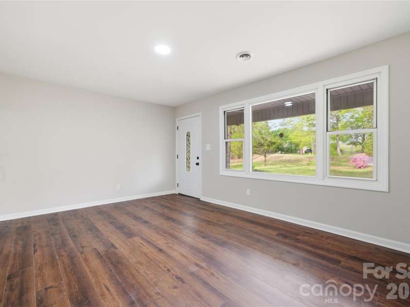 3285 Douglas Way Lane, Lancaster, SC 29720.  MLS# CAR4368040, YatesRealty ID 13415. Living Room