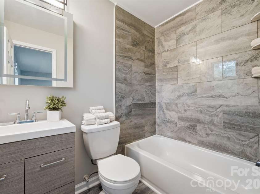 3285 Douglas Way Lane, Lancaster, SC 29720.  MLS# CAR4368040, YatesRealty ID 13415. Primary Bathroom