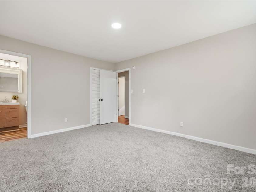 3285 Douglas Way Lane, Lancaster, SC 29720.  MLS# CAR4368040, YatesRealty ID 13415. Primary Bedroom