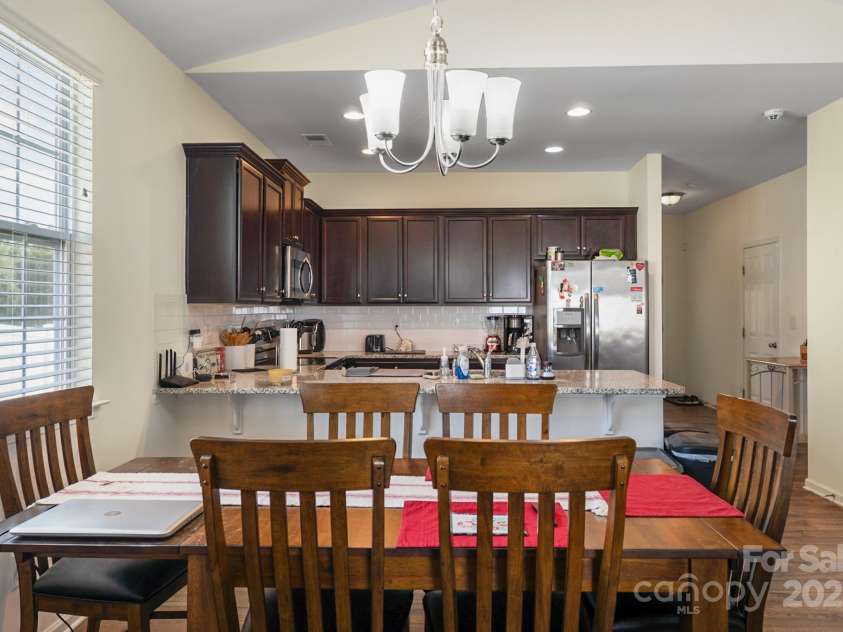 6816 Pennyroyal Way, Charlotte, NC 28216.  MLS# CAR4241049, YatesRealty ID 13416. 