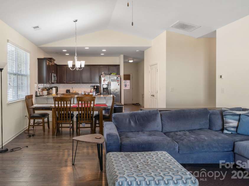 6816 Pennyroyal Way, Charlotte, NC 28216.  MLS# CAR4241049, YatesRealty ID 13416. 