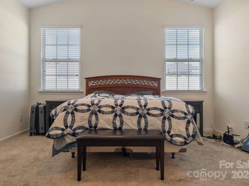 6816 Pennyroyal Way, Charlotte, NC 28216.  MLS# CAR4241049, YatesRealty ID 13416. 