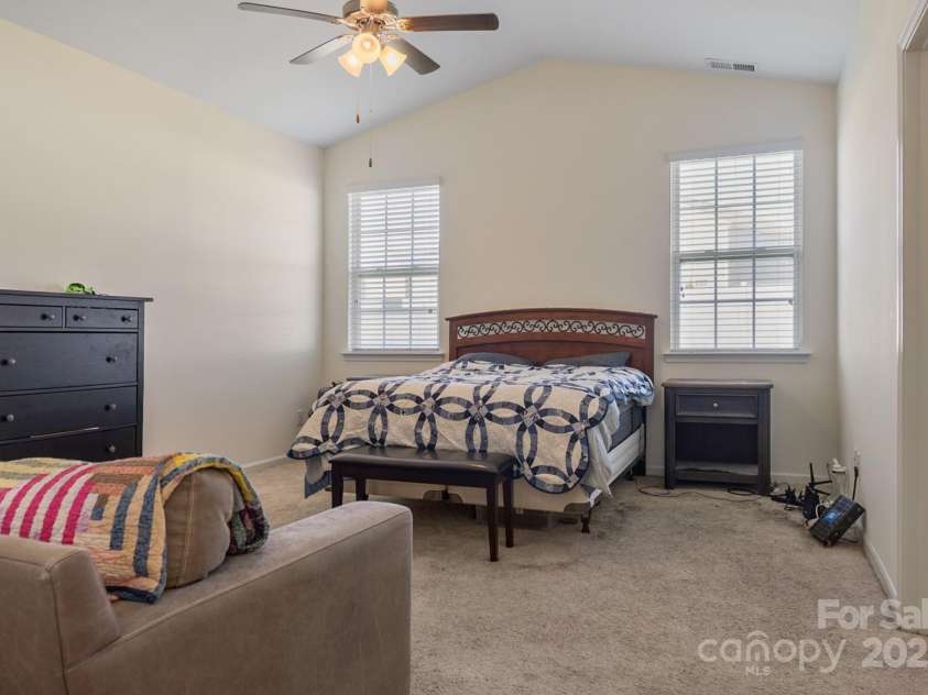 6816 Pennyroyal Way, Charlotte, NC 28216.  MLS# CAR4241049, YatesRealty ID 13416. 