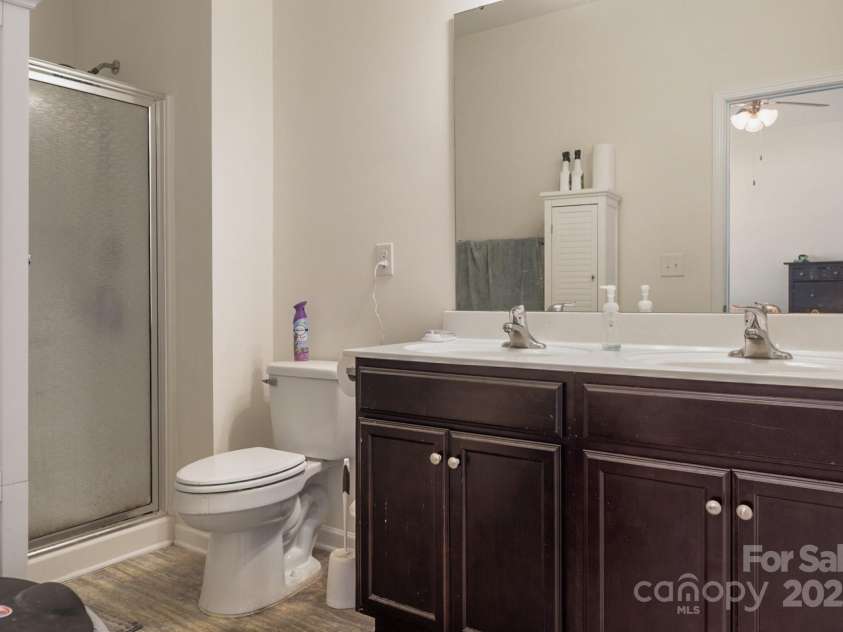 6816 Pennyroyal Way, Charlotte, NC 28216.  MLS# CAR4241049, YatesRealty ID 13416. 
