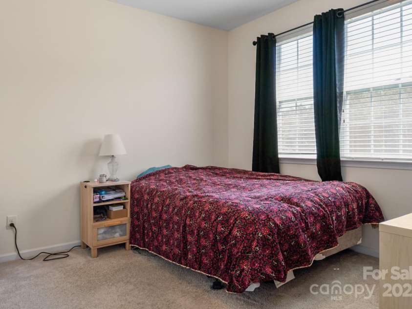 6816 Pennyroyal Way, Charlotte, NC 28216.  MLS# CAR4241049, YatesRealty ID 13416. 