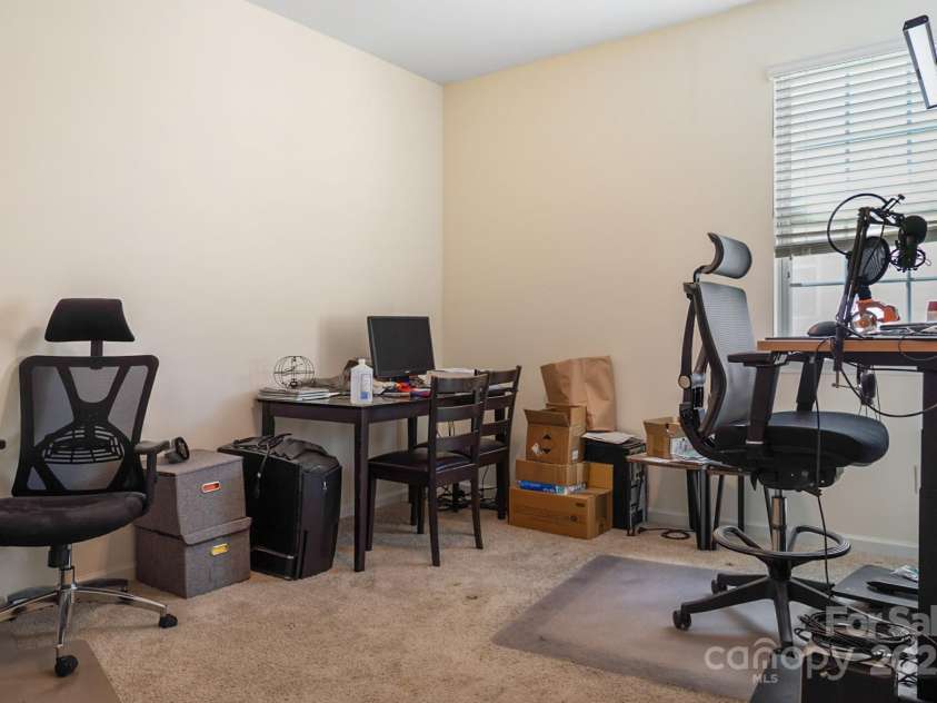 6816 Pennyroyal Way, Charlotte, NC 28216.  MLS# CAR4241049, YatesRealty ID 13416. 