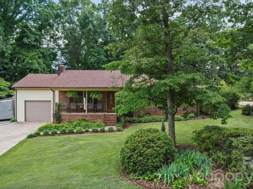 120 General Pemberton Street, Stanley, NC 28164.  MLS# CAR4349104, YatesRealty ID 13417. 