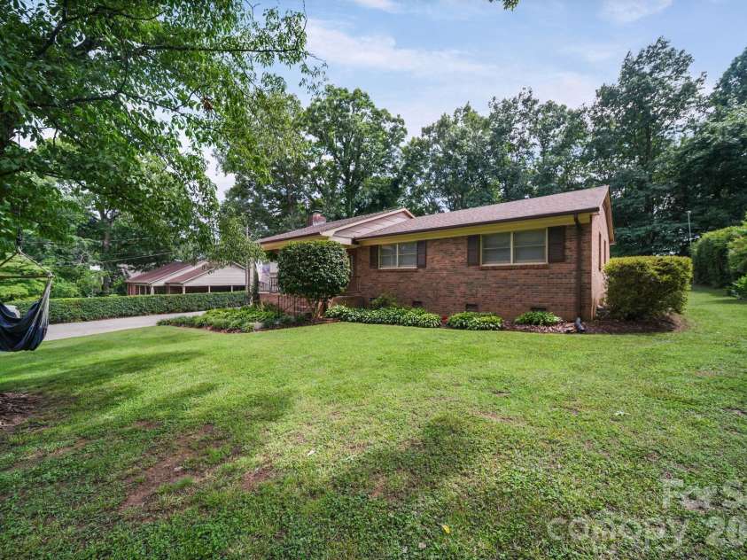 120 General Pemberton Street, Stanley, NC 28164.  MLS# CAR4349104, YatesRealty ID 13417. 