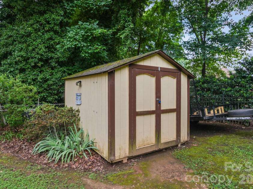 120 General Pemberton Street, Stanley, NC 28164.  MLS# CAR4349104, YatesRealty ID 13417. 